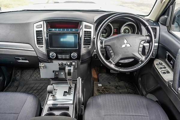 2017 Mitsubishi Pajero GLX NX
