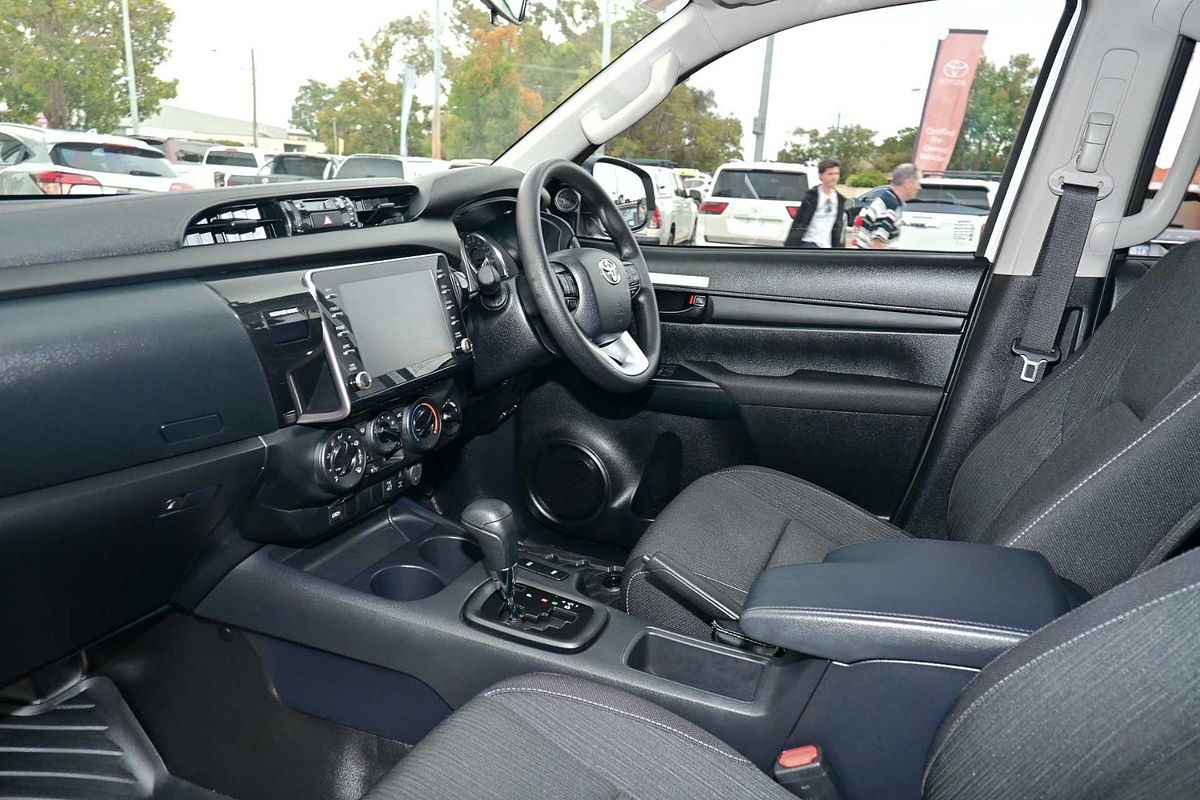 2024 Toyota Hilux SR GUN126R 4X4