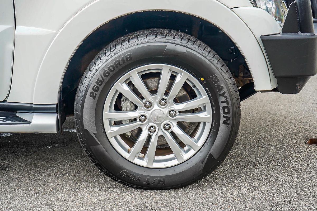 2017 Mitsubishi Pajero GLX NX