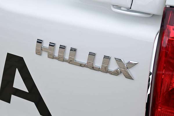 2024 Toyota Hilux SR GUN126R 4X4