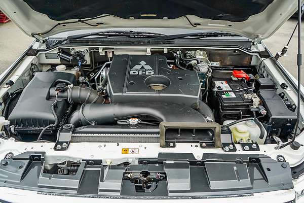 2017 Mitsubishi Pajero GLX NX