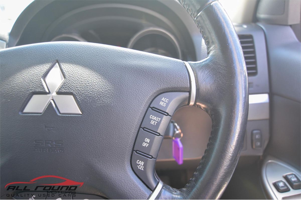 2016 Mitsubishi Pajero GLS NX