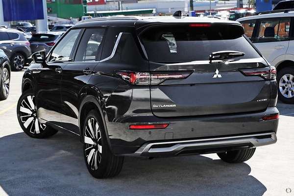 2025 Mitsubishi Outlander Exceed ZM