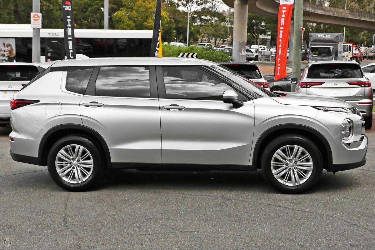 2025 Mitsubishi Outlander ES ZM