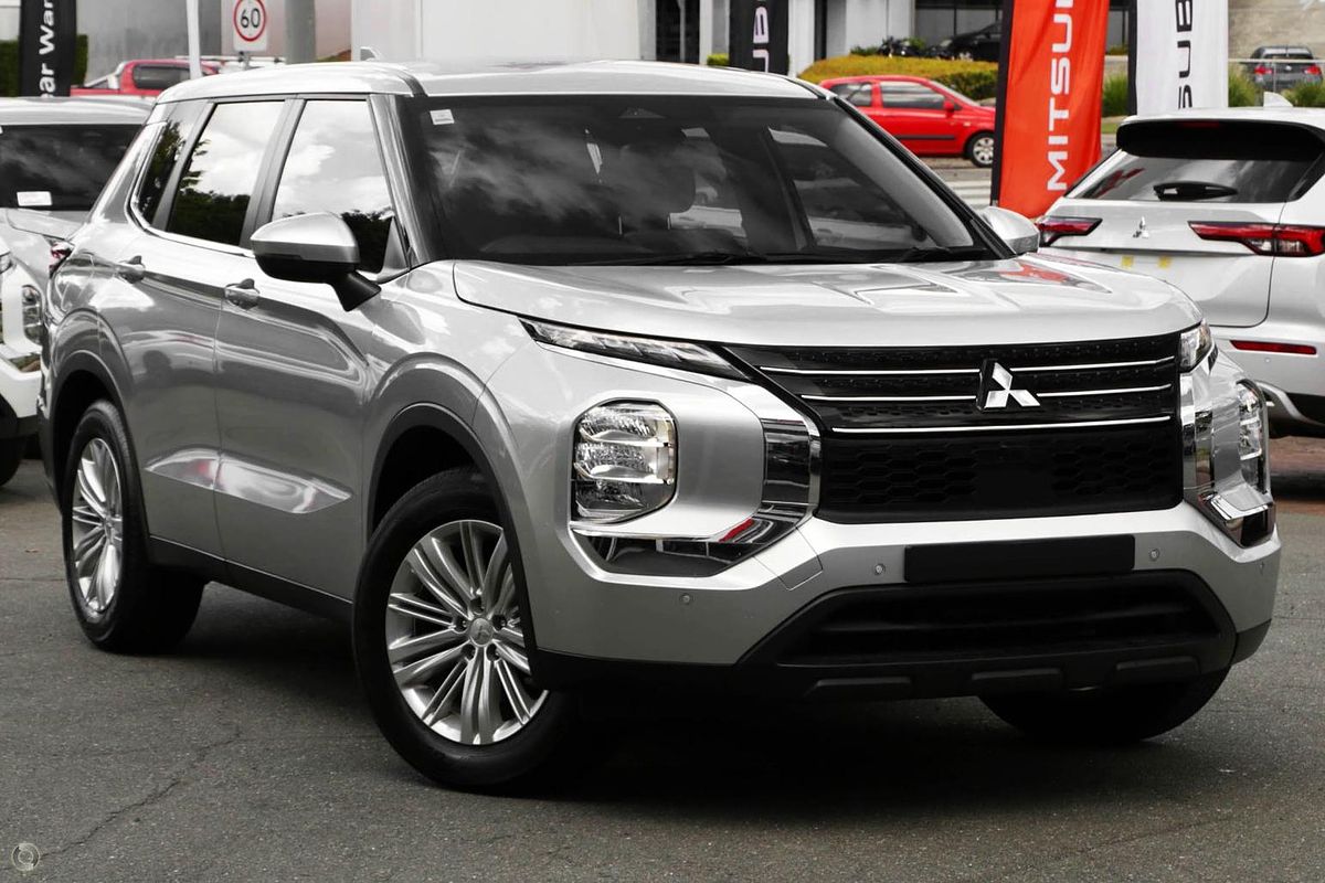 2025 Mitsubishi Outlander ES ZM