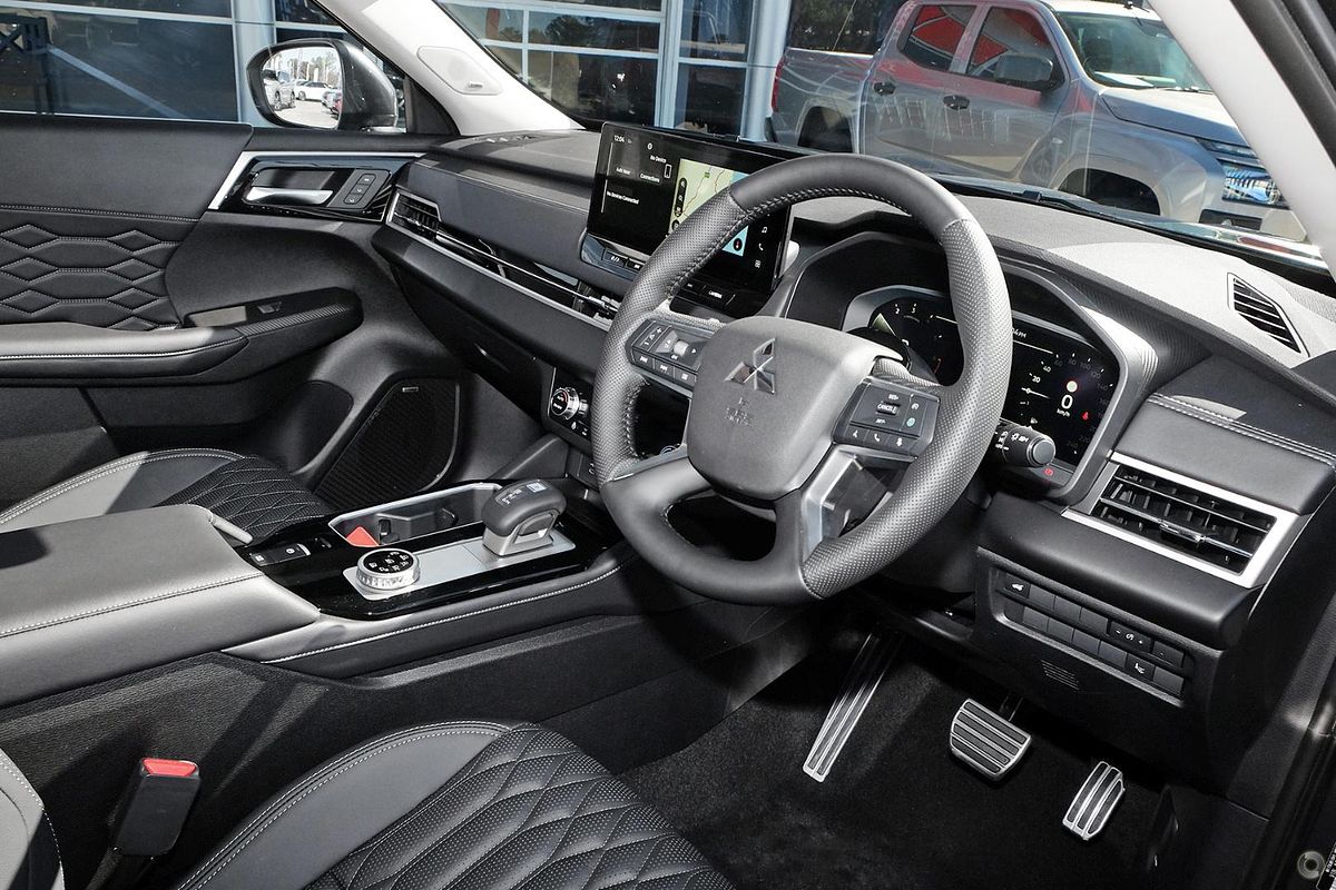 2025 Mitsubishi Outlander Exceed ZM