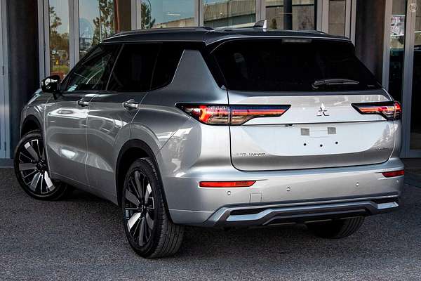 2025 Mitsubishi Outlander Exceed ZM