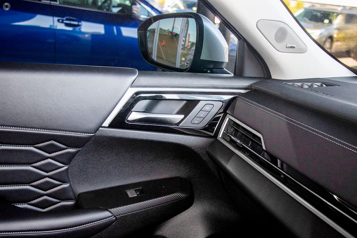 2025 Mitsubishi Outlander Exceed ZM