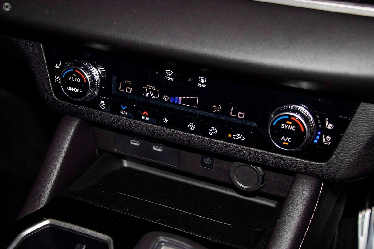 2025 Mitsubishi Outlander Exceed ZM