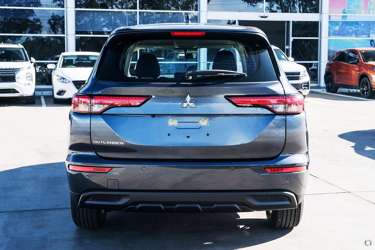 2025 Mitsubishi Outlander ES ZM