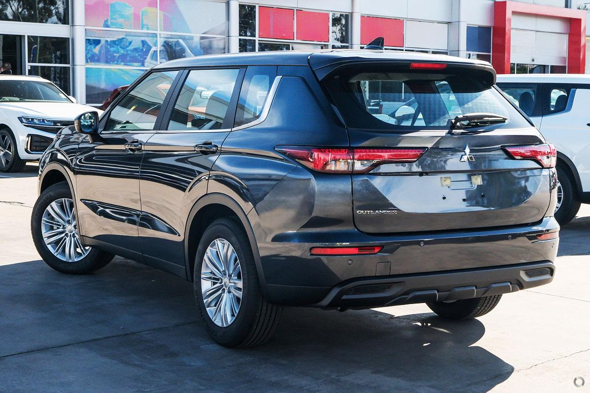 2025 Mitsubishi Outlander ES ZM