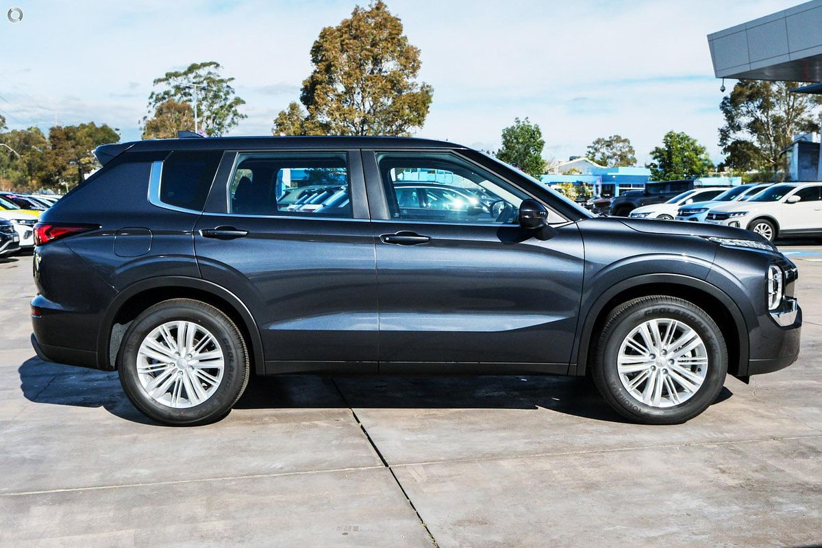 2025 Mitsubishi Outlander ES ZM