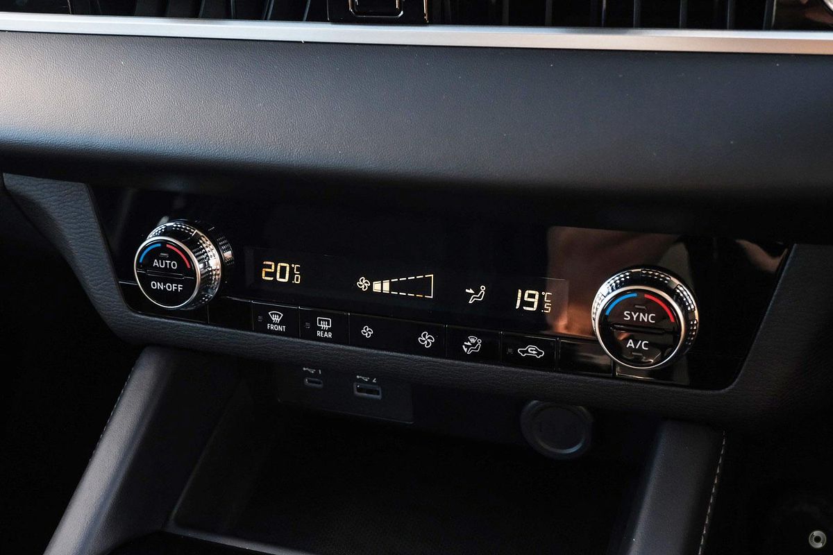 2025 Mitsubishi Outlander ES ZM