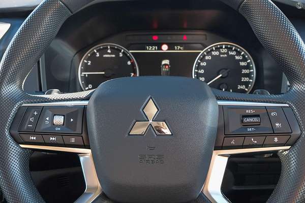 2025 Mitsubishi Outlander ES ZM