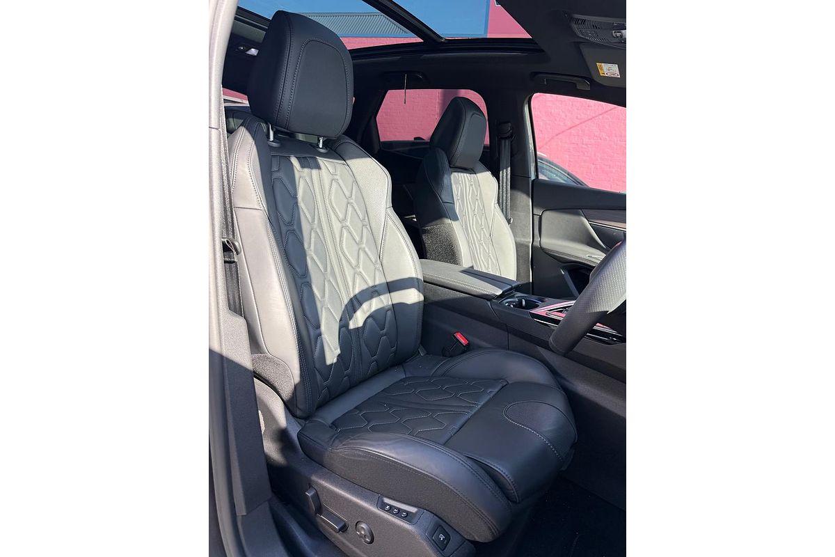 2023 Peugeot 3008 GT Sport P84