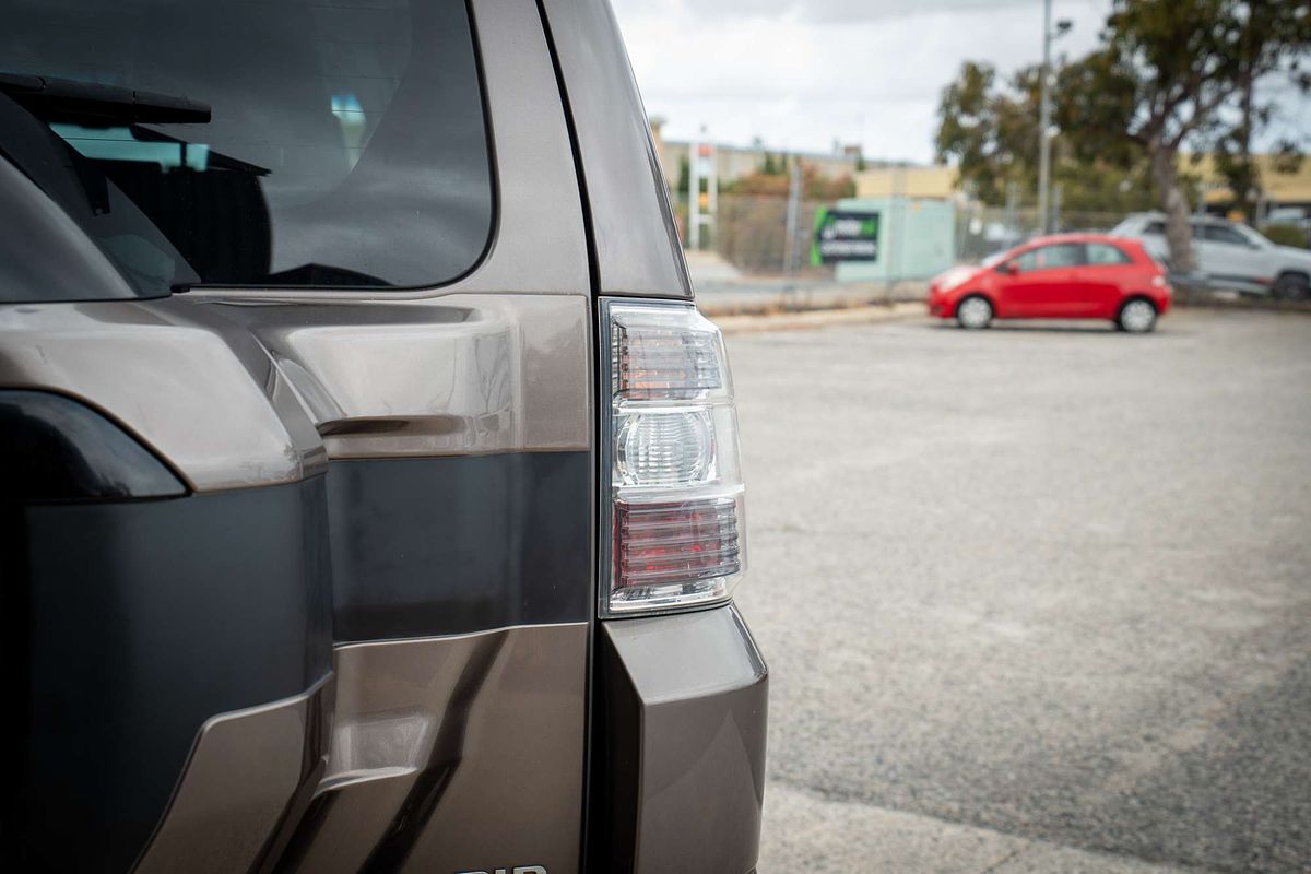 2016 Mitsubishi Pajero GLS NX