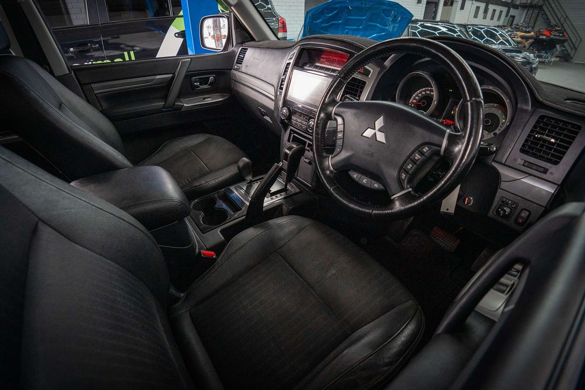 2016 Mitsubishi Pajero GLS NX