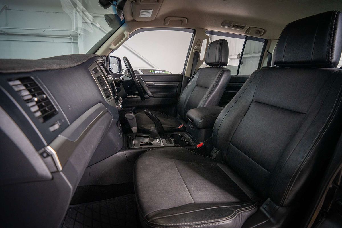 2016 Mitsubishi Pajero GLS NX