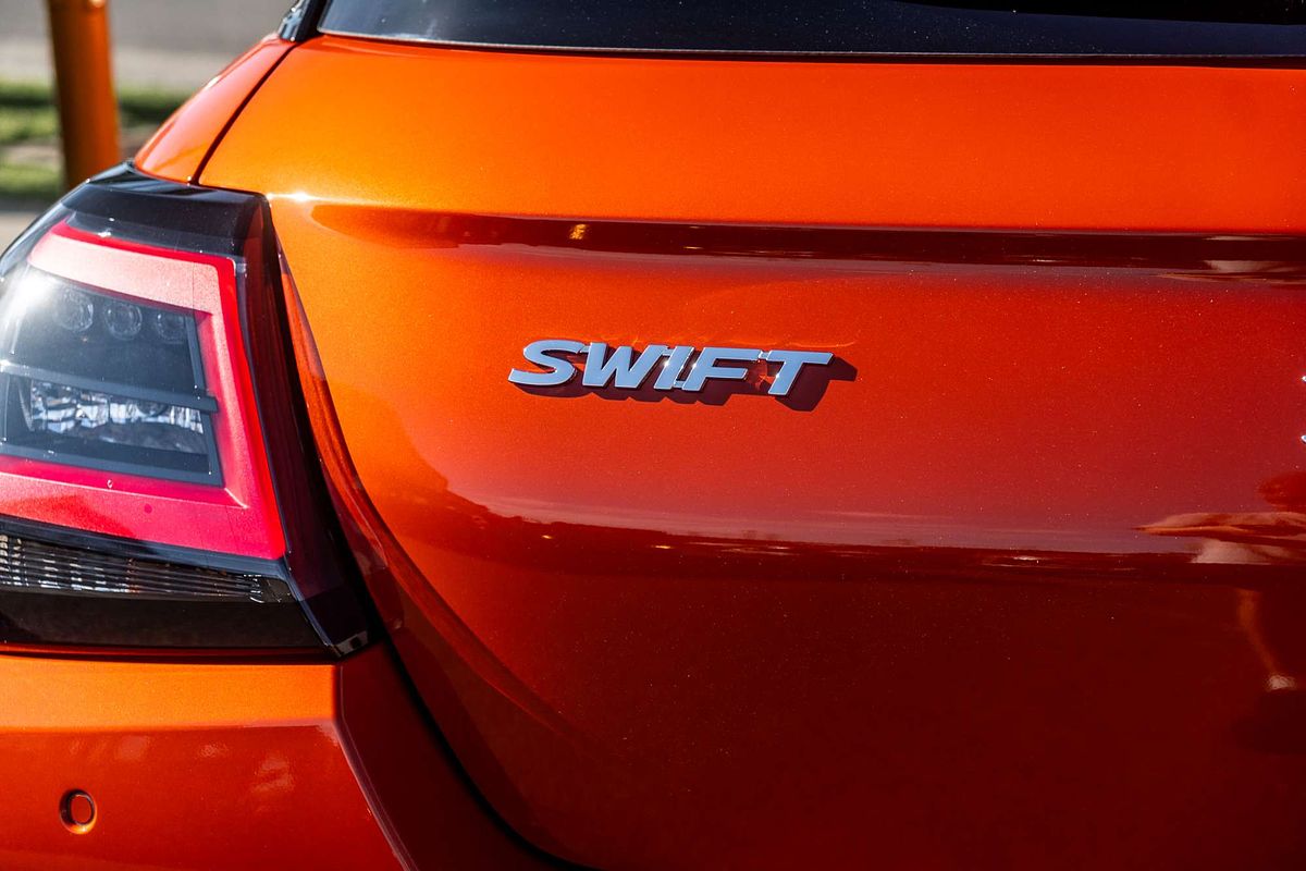2024 Suzuki Swift Hybrid Plus UZ