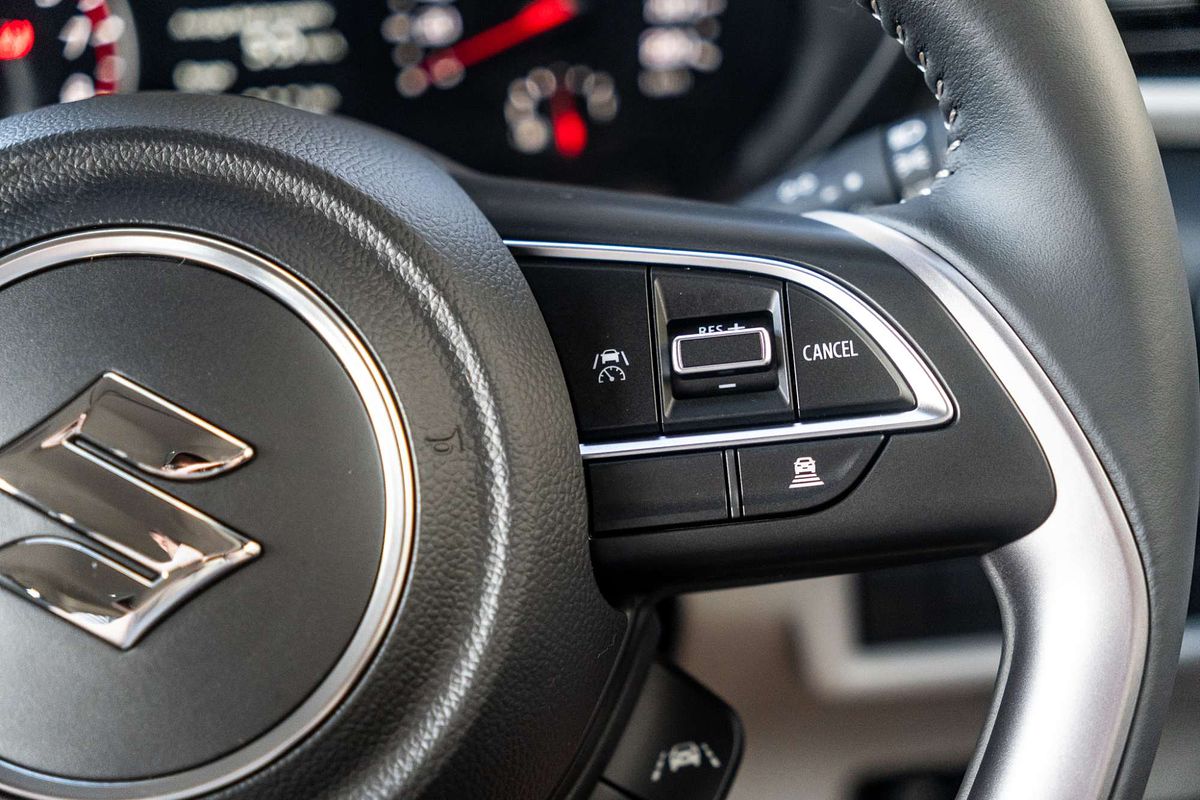 2024 Suzuki Swift Hybrid Plus UZ