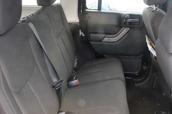 2017 Jeep Wrangler Unlimited Sport JK