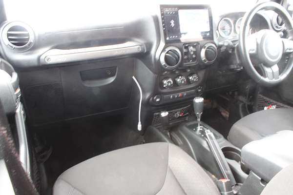 2017 Jeep Wrangler Unlimited Sport JK