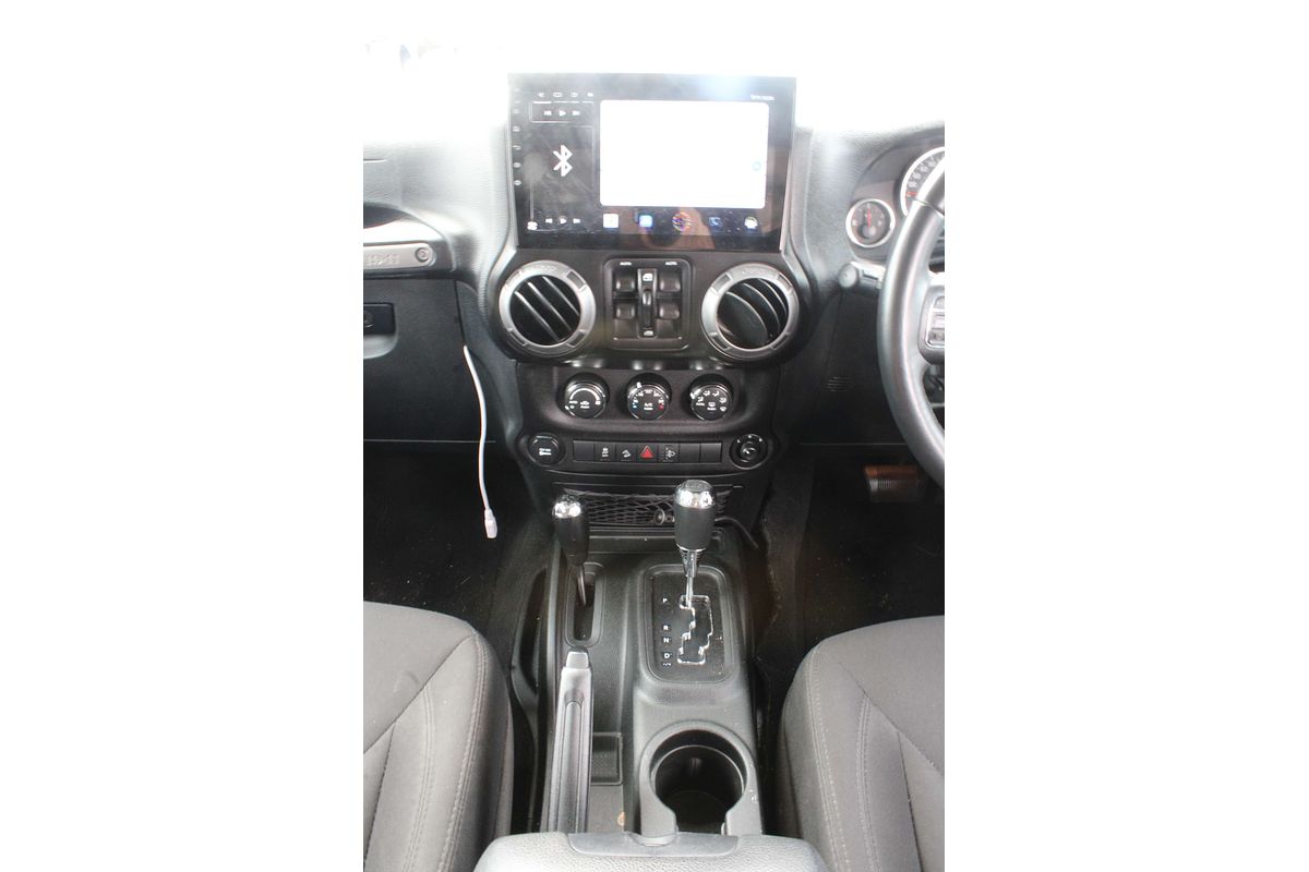 2017 Jeep Wrangler Unlimited Sport JK