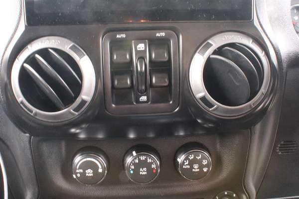 2017 Jeep Wrangler Unlimited Sport JK