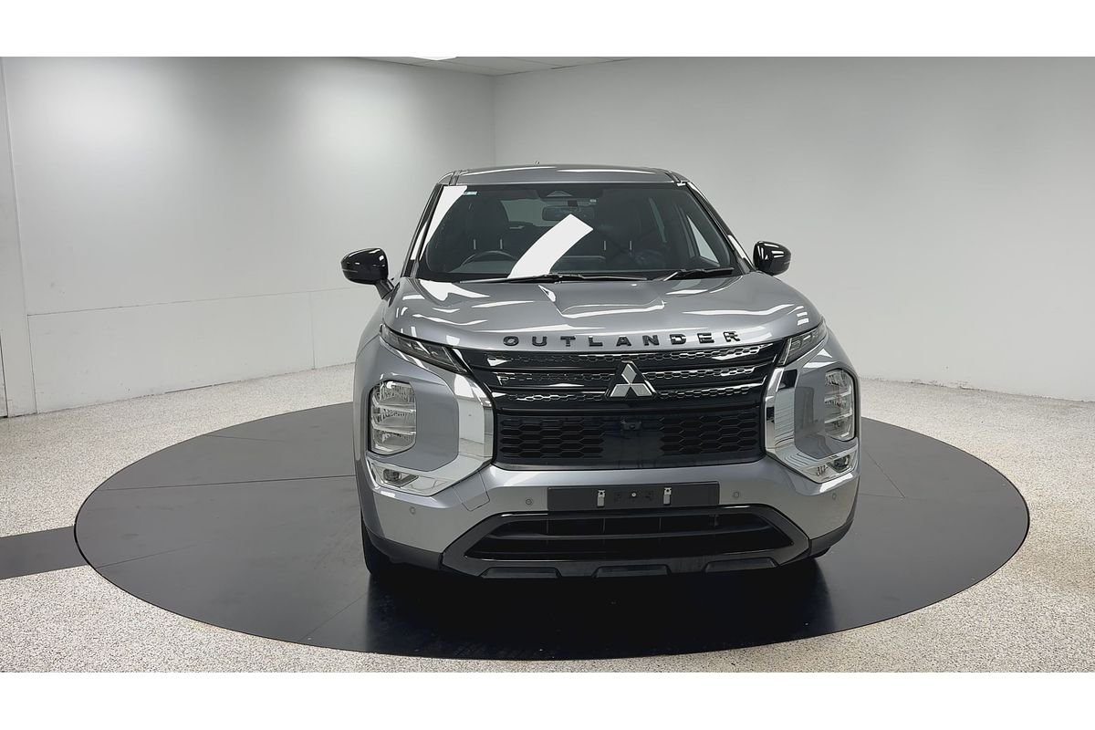 2023 Mitsubishi Outlander LS ZM