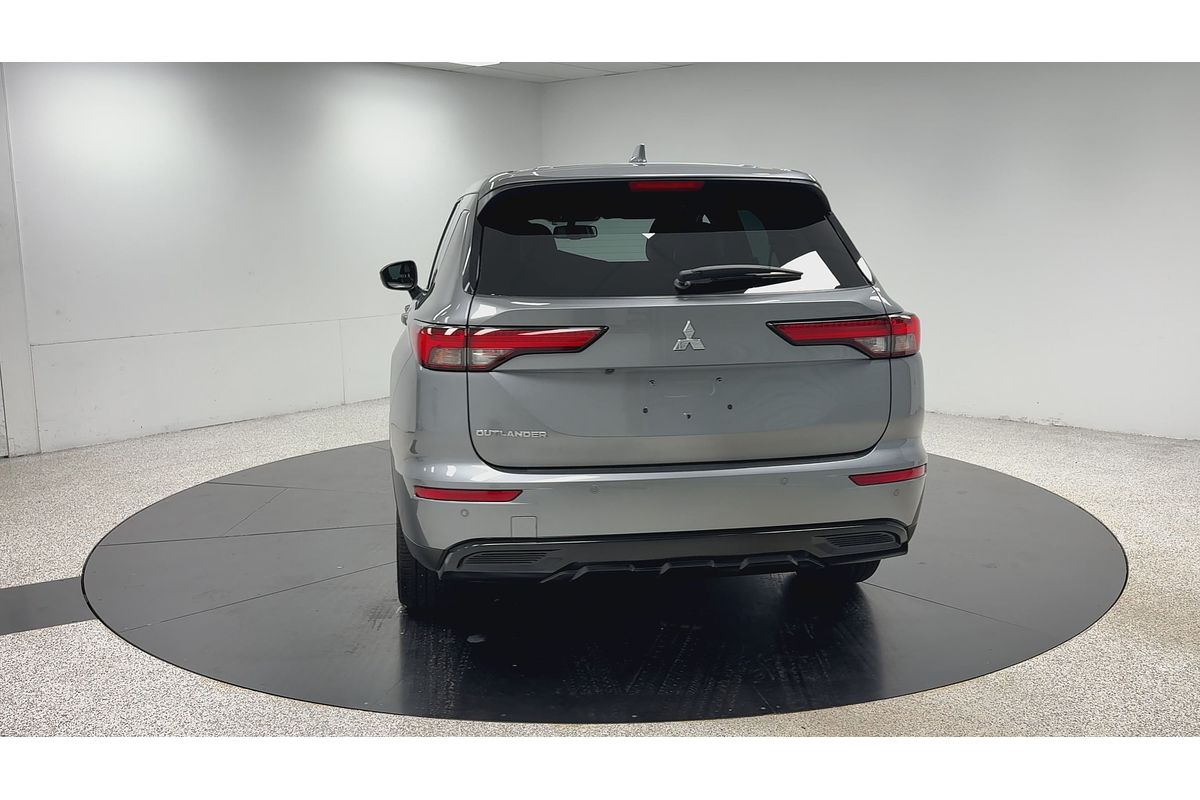 2023 Mitsubishi Outlander LS ZM
