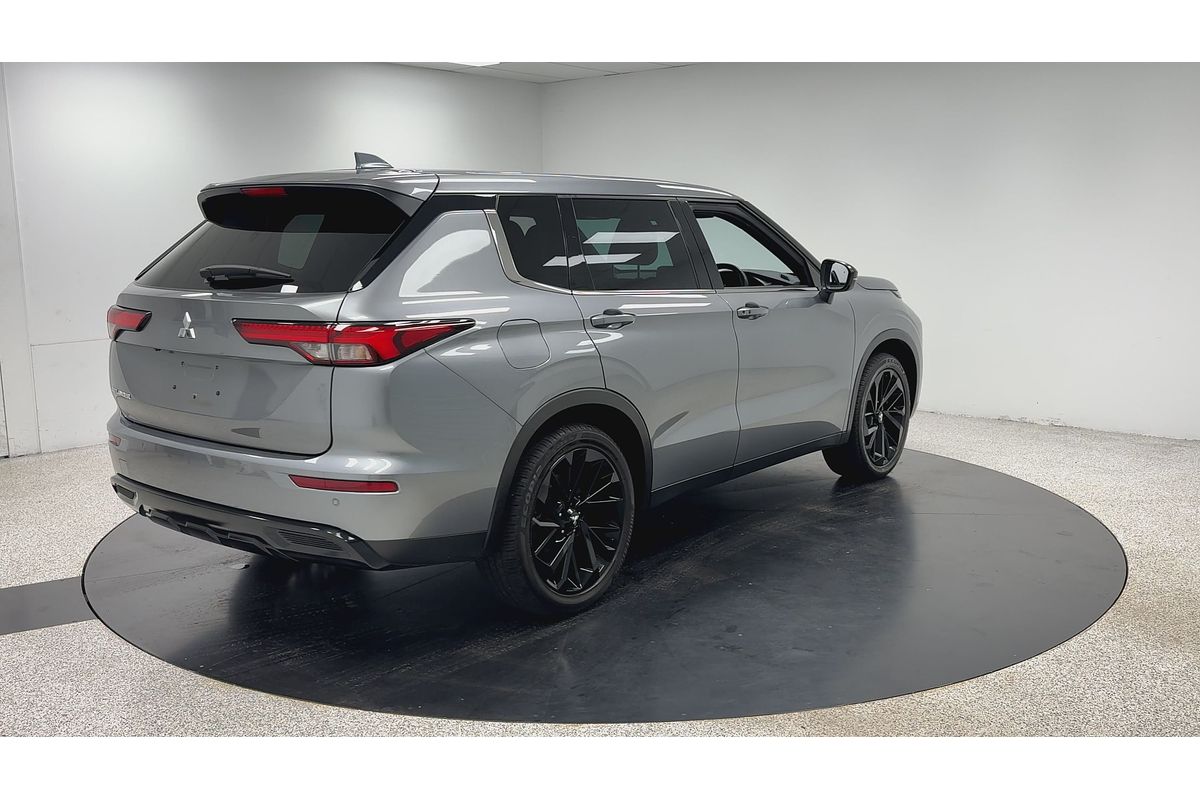 2023 Mitsubishi Outlander LS ZM