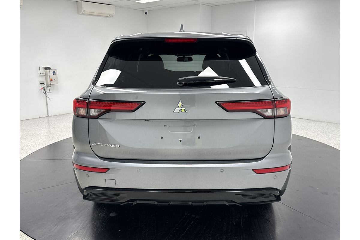 2023 Mitsubishi Outlander LS ZM