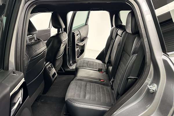 2023 Mitsubishi Outlander LS ZM