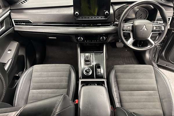 2023 Mitsubishi Outlander LS ZM