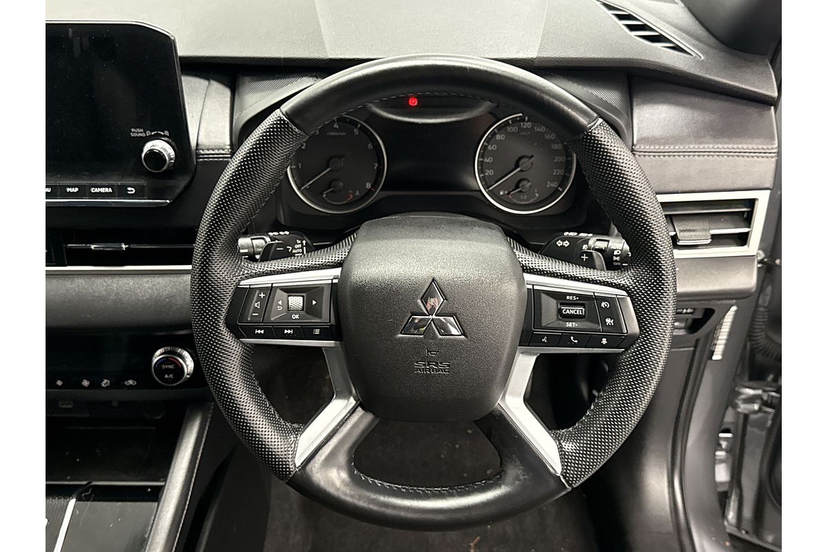 2023 Mitsubishi Outlander LS ZM