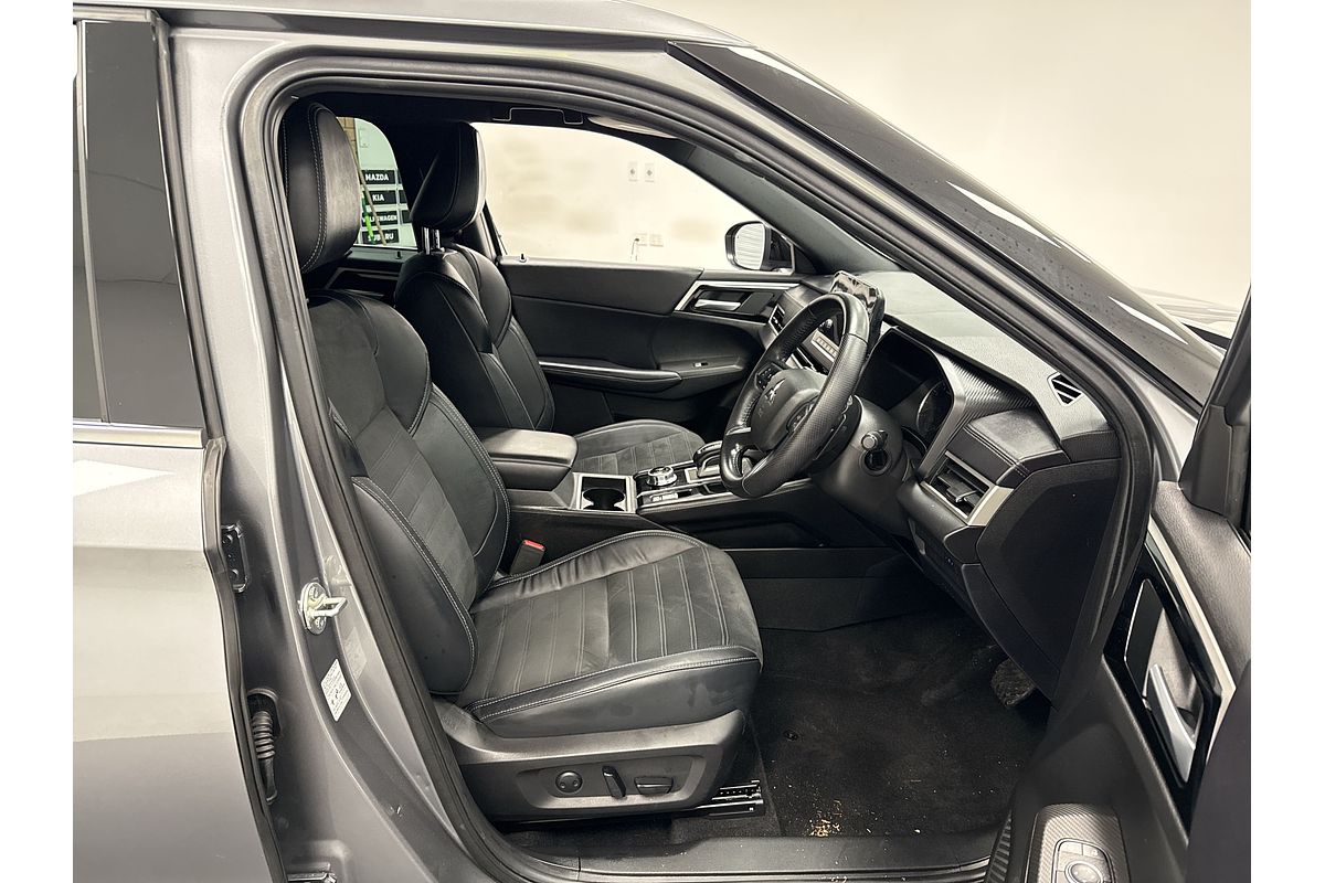 2023 Mitsubishi Outlander LS ZM