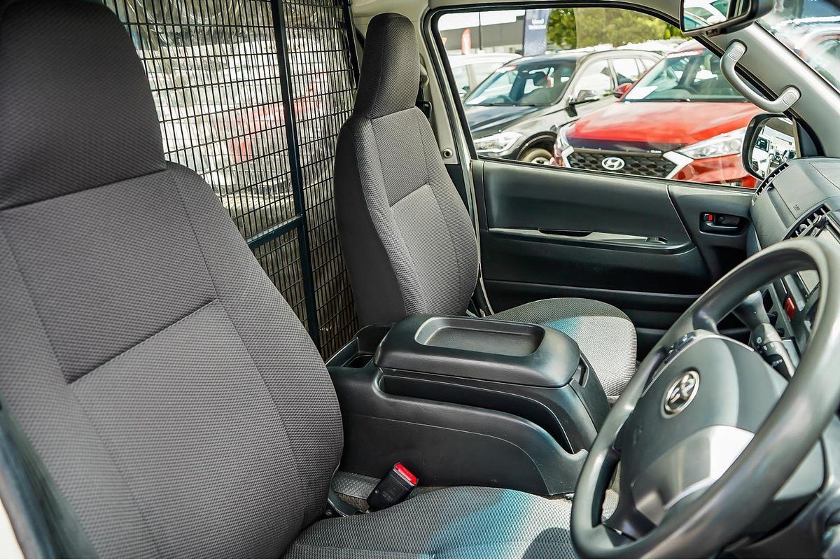 2017 Toyota Hiace KDH201R LWB