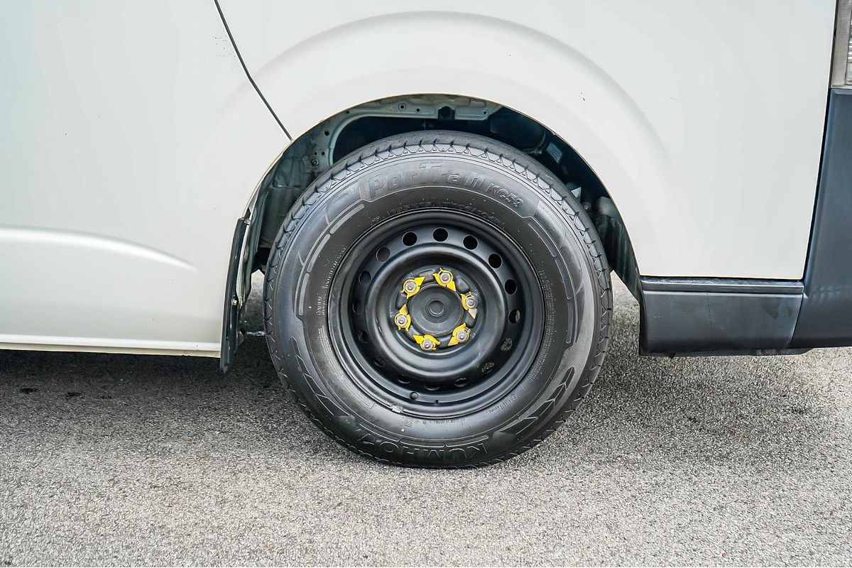 2017 Toyota Hiace KDH201R LWB