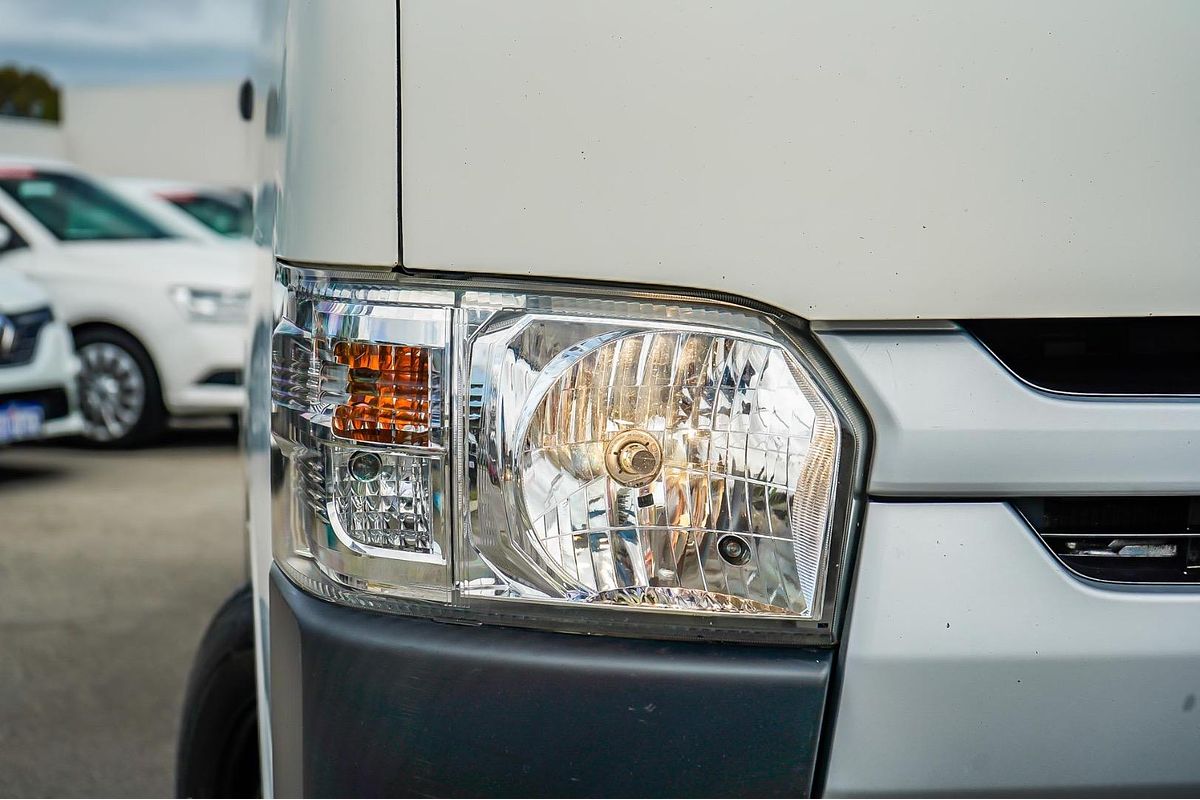 2017 Toyota Hiace KDH201R LWB