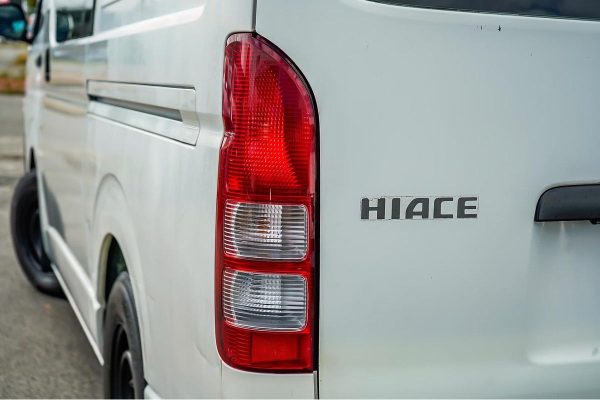 2017 Toyota Hiace KDH201R LWB