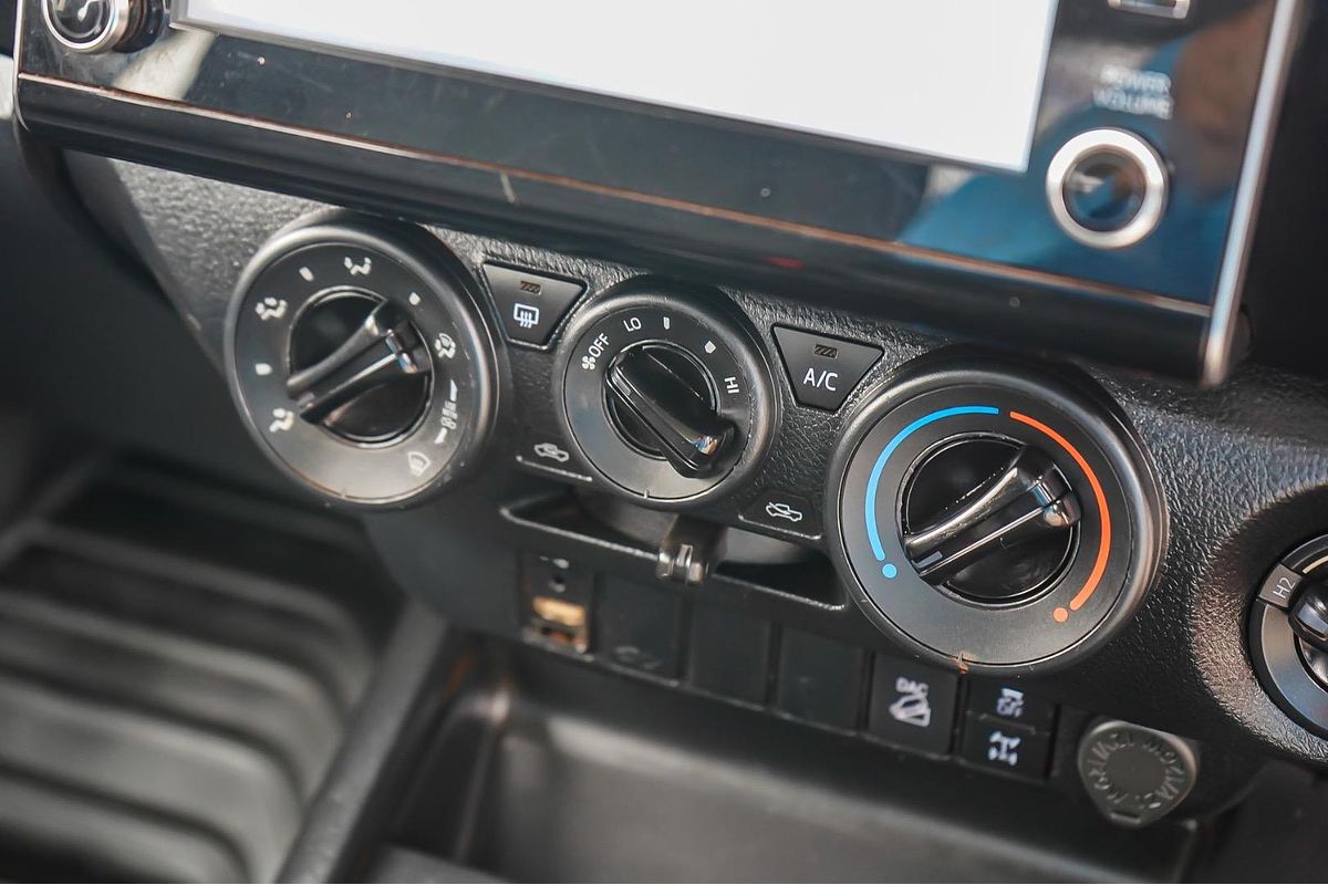 2021 Toyota Hilux SR GUN126R