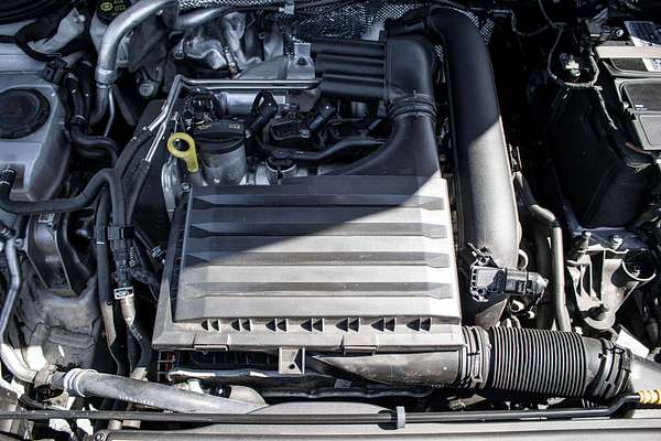 2022 Volkswagen Golf GTI 8