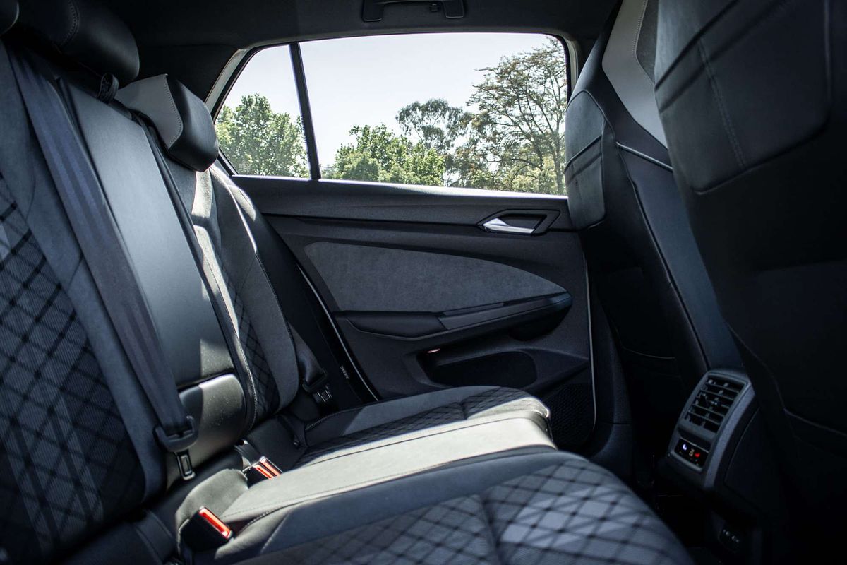 2022 Volkswagen Golf GTI 8