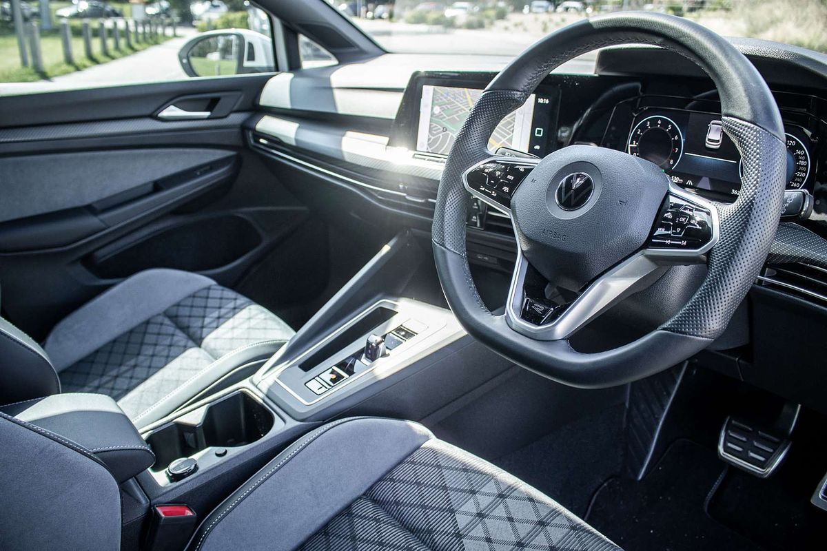 2022 Volkswagen Golf GTI 8