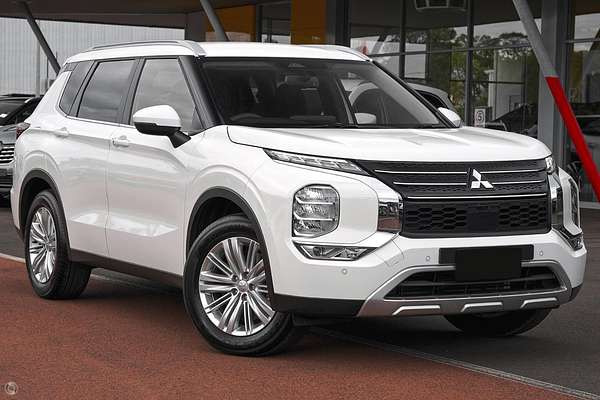 2025 Mitsubishi Outlander LS ZM