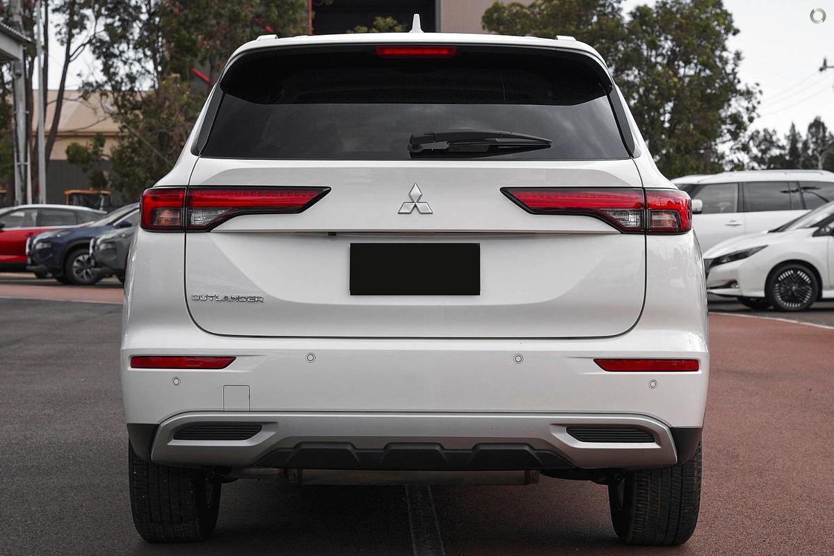 2025 Mitsubishi Outlander LS ZM