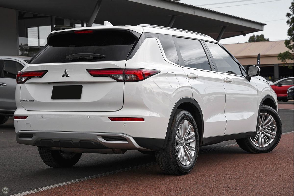 2025 Mitsubishi Outlander LS ZM