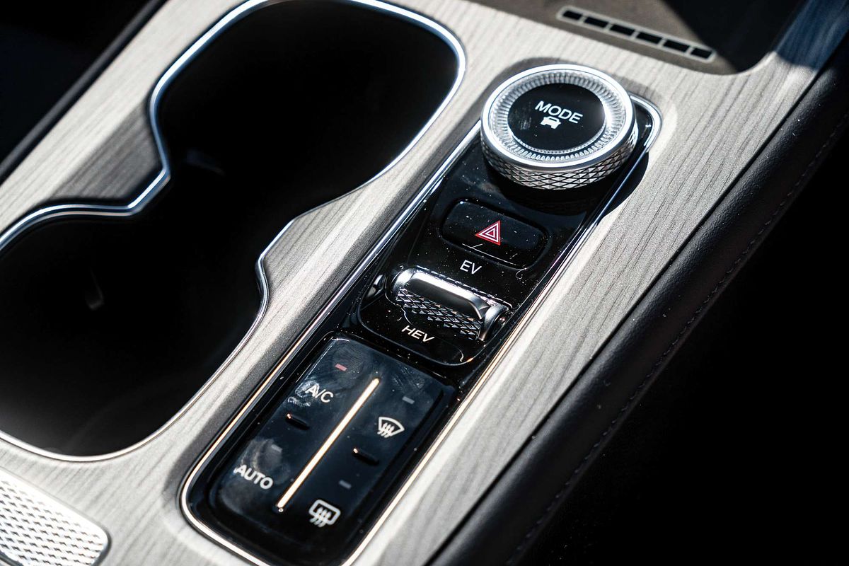 2025 Chery Tiggo 8 Super Hybrid Ultimate T31