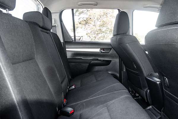 2017 Toyota Hilux SR5 GUN126R 4X4