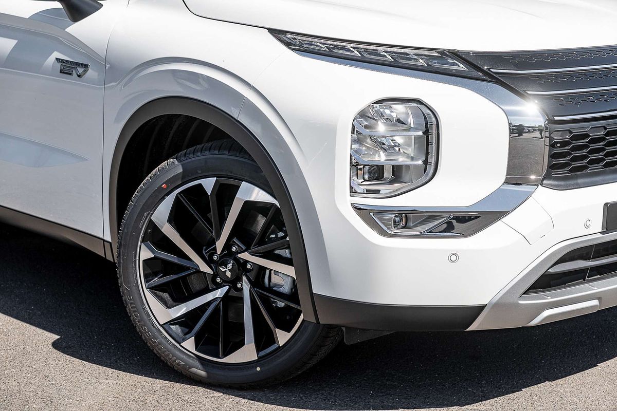 2025 Mitsubishi Outlander PHEV Aspire ZM